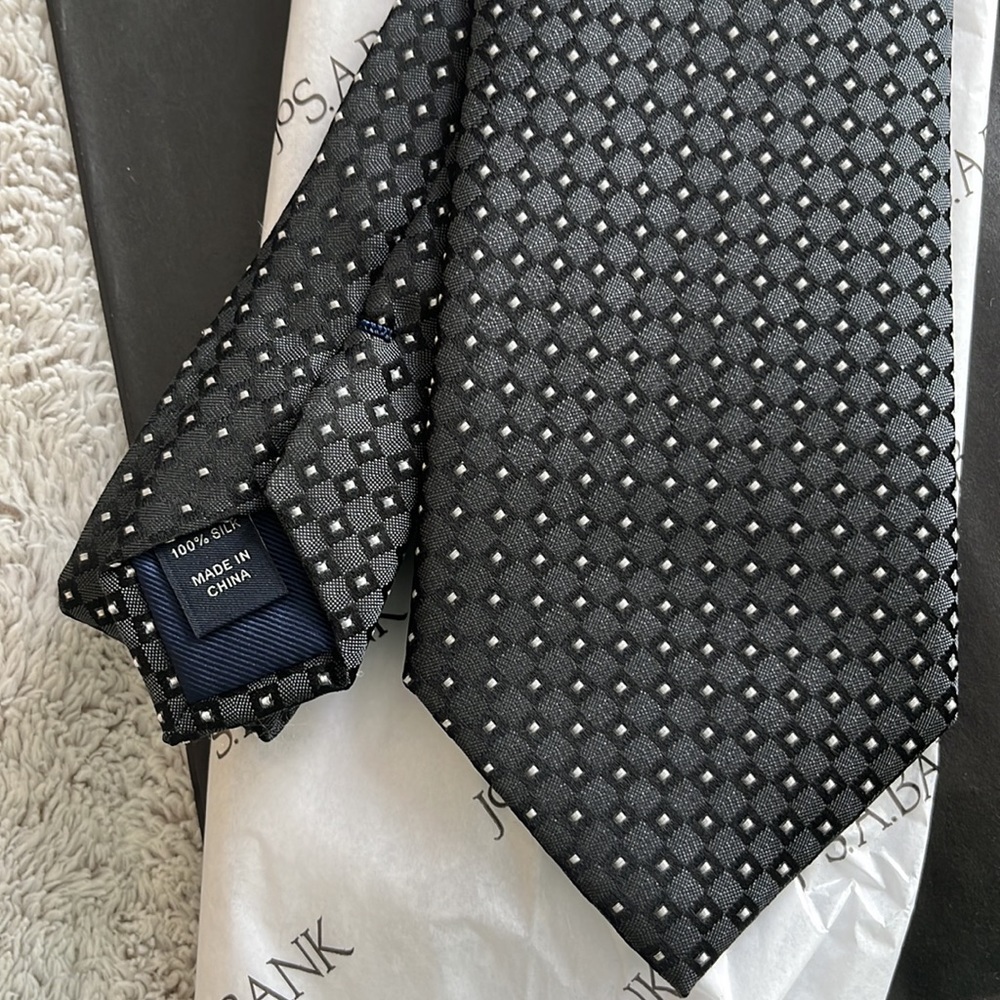 Men’s Tie, black/grey with dot pattern, Jos. A Bank, NWT - Picture 2 of 3